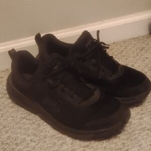 Under Armour Men's Black Sneakers